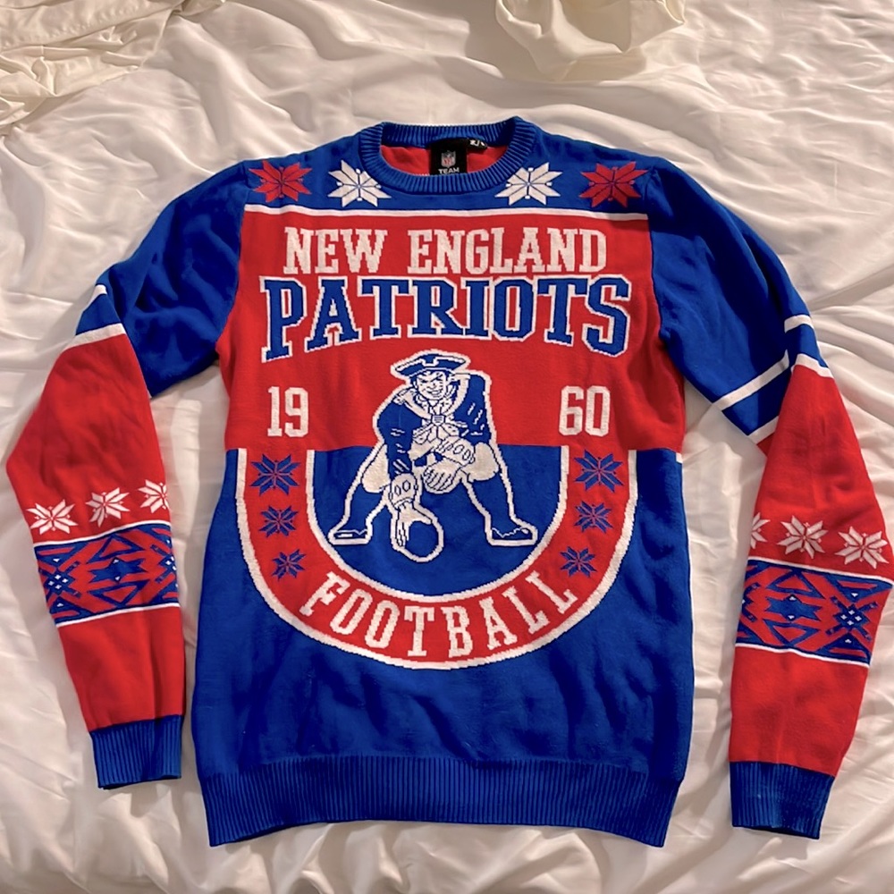 WINTER/HOLIDAY NEW ENGLAND PATRIOTS SWEATER